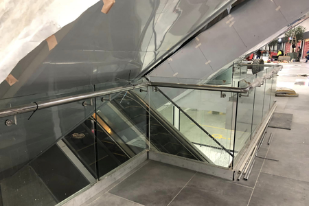 Outdoor balustrades glass aluminium